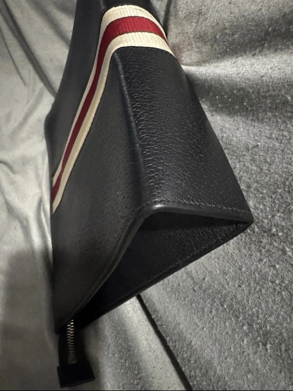 Gucci Black Leather Toiletry Pouch with Cream and Red Logo Stripe